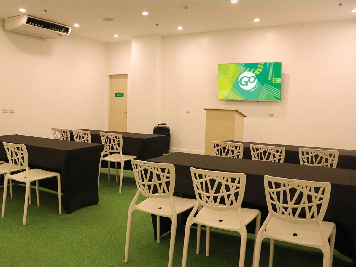 Go Hotels Timog Quezon City Exterior photo